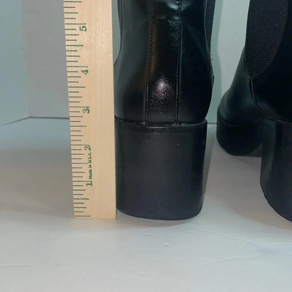 Divided by H&M Size 9.5 Faux Leather Chunky Heeled Pull On Ankle Booties - Picture 5 of 6